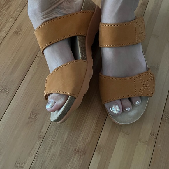 Dansko adjustable sandals, size Eu41 -Us 10, Mustard color - Picture 3 of 6